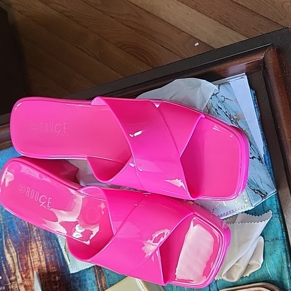 Bubble gum pink vinyl sandle